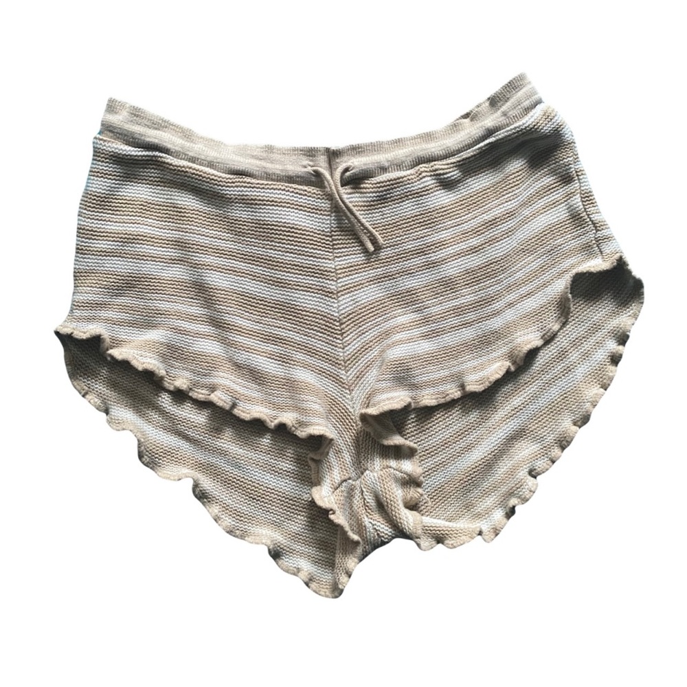 Ruffled edge shorts